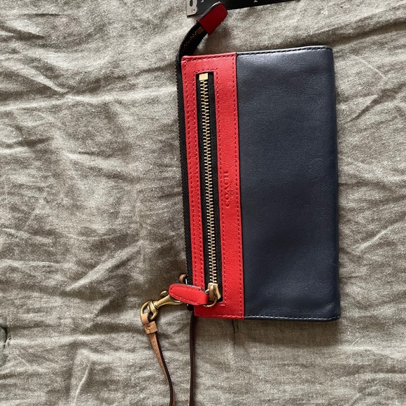Coach Wallet Clutch - Picture 1 of 4